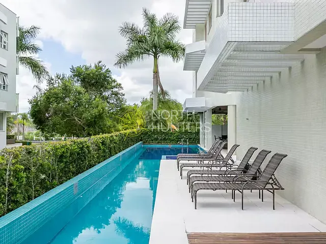 Apartamento com 200m² 5 quartos e 6 banheiros, à venda, no bairro Jurerê Internacional em Florianópolis