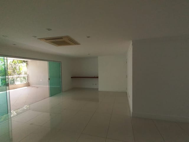 Apartamento com 188m² 3 quartos e 4 banheiros, à venda ou para alugar, no bairro Recreio dos Bandeirantes em Rio de Janeiro