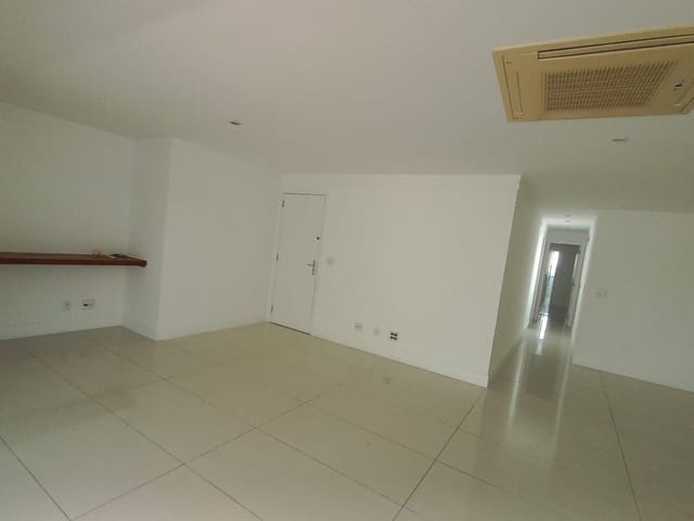 Apartamento com 188m² 3 quartos e 4 banheiros, à venda ou para alugar, no bairro Recreio dos Bandeirantes em Rio de Janeiro
