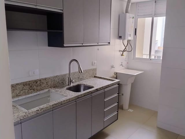 Apartamento 3 quartos e 2 banheiros, para alugar, no bairro Emiliano Perneta em Pinhais