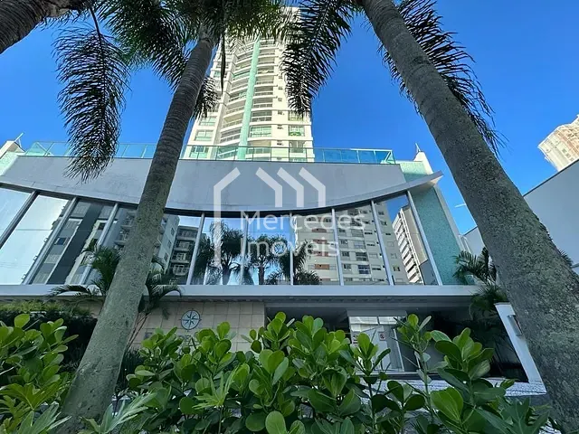 Apartamento com 104m² 2 quartos e 3 banheiros, à venda, no bairro Centro em Itajaí