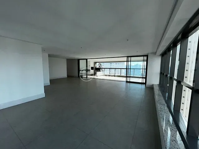 Apartamento com 639m² 3 quartos e 5 banheiros, à venda, no bairro Santa Rosa em Londrina