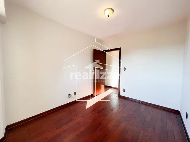 Apartamento com 118m² 3 quartos e 2 banheiros, à venda, no bairro Centro em Itapira