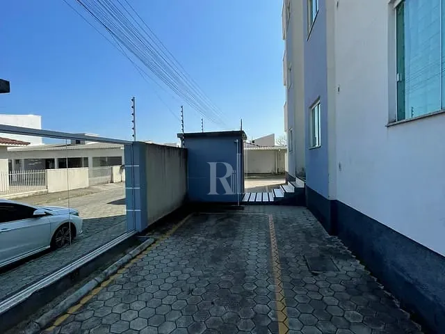 Apartamento com 65m² 2 quartos e 1 banheiro, para alugar, no bairro Universitário em Tijucas