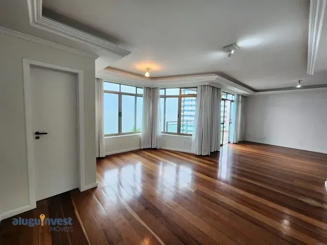 Apartamento 4 quartos e 2 banheiros, para alugar, no bairro Beira Mar em Florianópolis