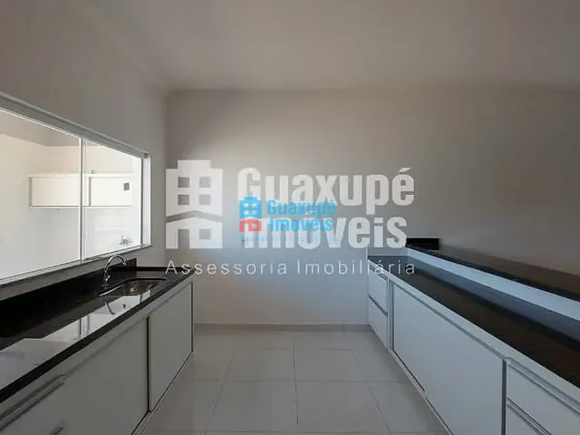 Apartamento com 56m², para alugar, no bairro Japy em Guaxupé
