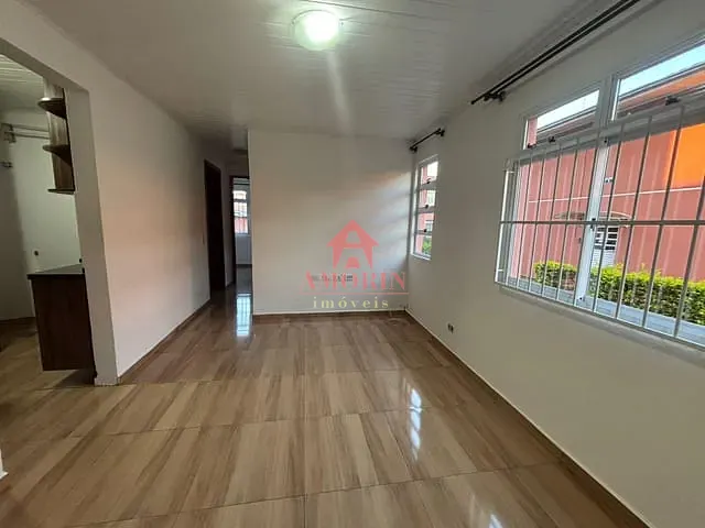 Apartamento com 50m² 3 quartos e 1 banheiro, para alugar, no bairro Campo Comprido em Curitiba