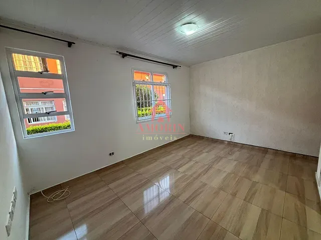 Apartamento com 50m² 3 quartos e 1 banheiro, para alugar, no bairro Campo Comprido em Curitiba