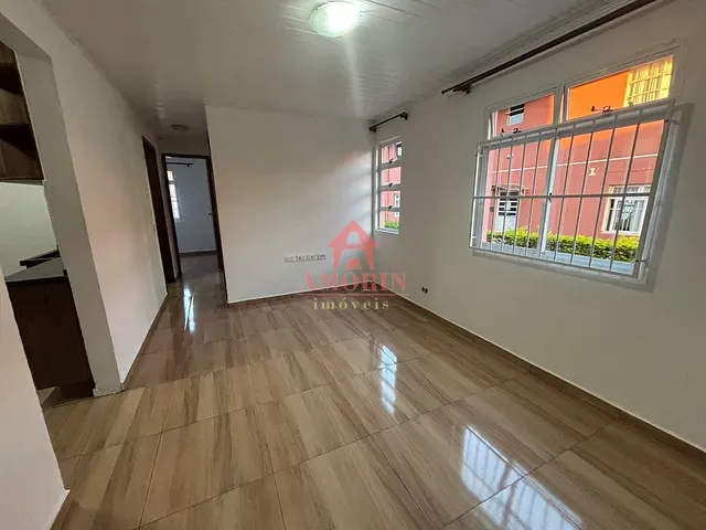 Apartamento com 50m² 3 quartos e 1 banheiro, para alugar, no bairro Campo Comprido em Curitiba