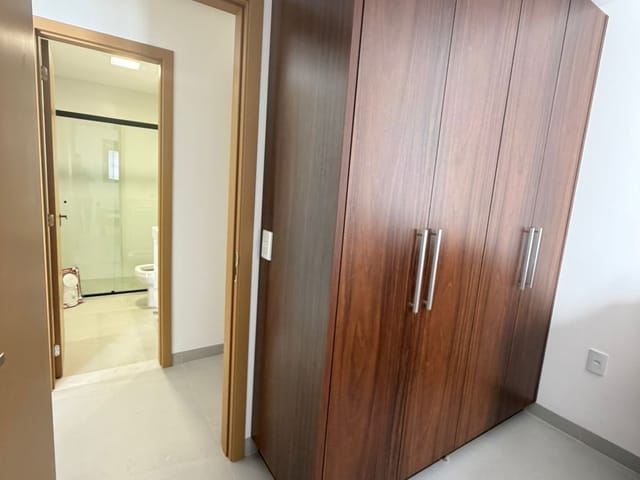 Apartamento 2 quartos e 2 banheiros, para alugar, no bairro Setor Bueno em Goiânia