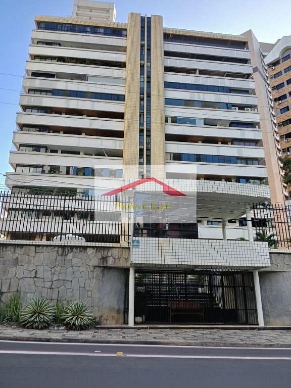 Apartamento à venda com 4 quartos, 220m² - Foto 1