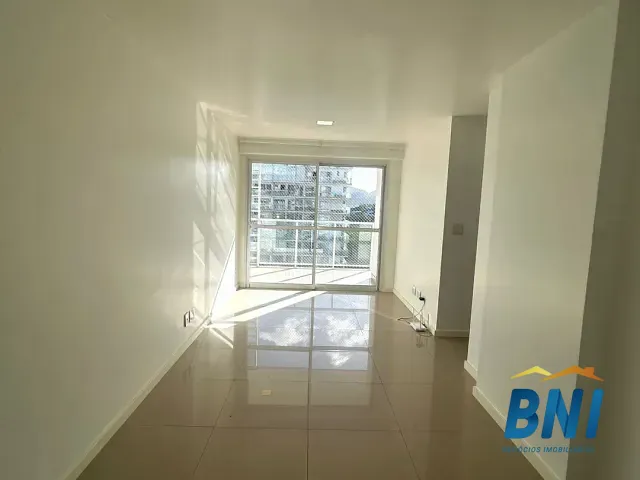 Apartamento 3 quartos e 3 banheiros, à venda ou para alugar, no bairro Recreio dos Bandeirantes em Rio de Janeiro
