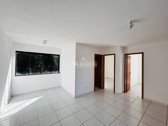 Apartamento 3 quartos e 2 banheiros, para alugar, no bairro Vila Solene em Campo Largo