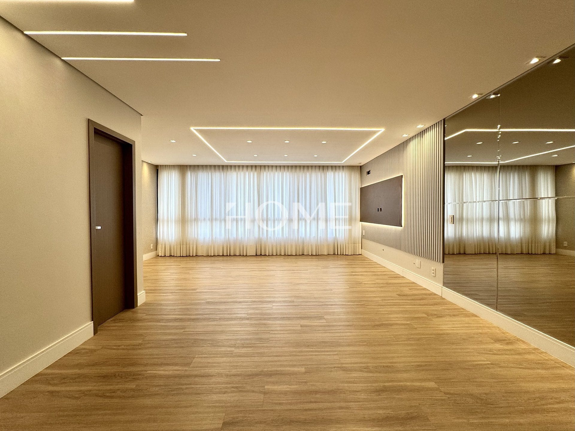 SQNW 303  – 140,80m² – 3 SUÍTES – ANDAR ALTO