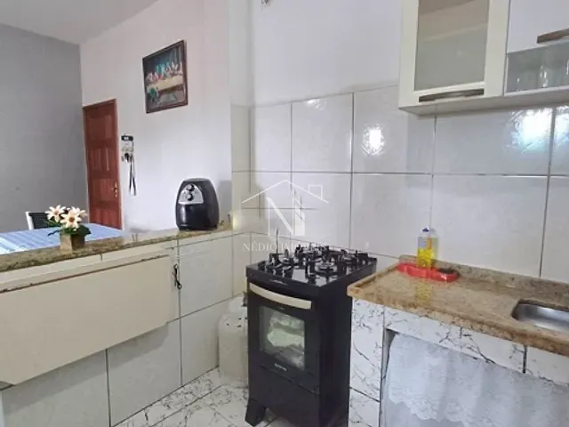 Apartamento 2 quartos e 1 banheiro, à venda, no bairro Parque Nanci em Maricá