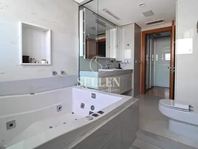 Apartamento 3 quartos e 3 banheiros, à venda, no bairro Moinhos de Vento em Porto Alegre