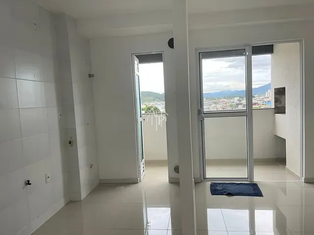 Apartamento 2 quartos e 1 banheiro, para alugar, no bairro Cidade Nova em Itajaí