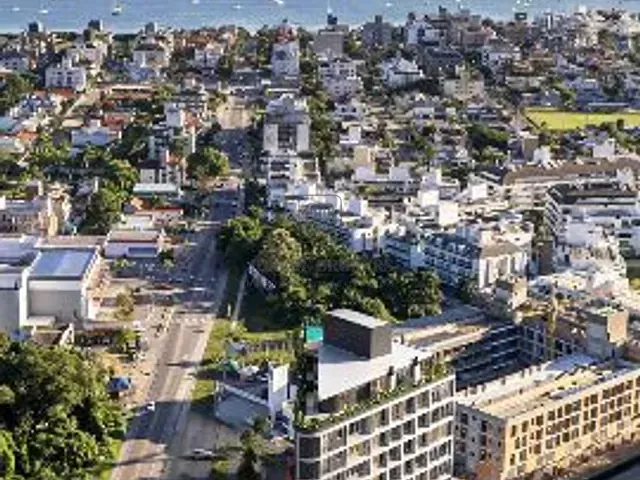 Apartamento 2 quartos e 2 banheiros, à venda, no bairro Jurerê em Florianópolis