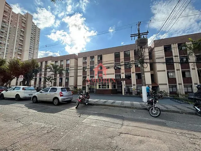 Apartamento com 75m² 3 quartos e 1 banheiro, à venda, no bairro Portão em Curitiba