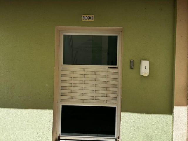 Apartamento 2 quartos e 1 banheiro, à venda, no bairro Sítio Cercado em Curitiba