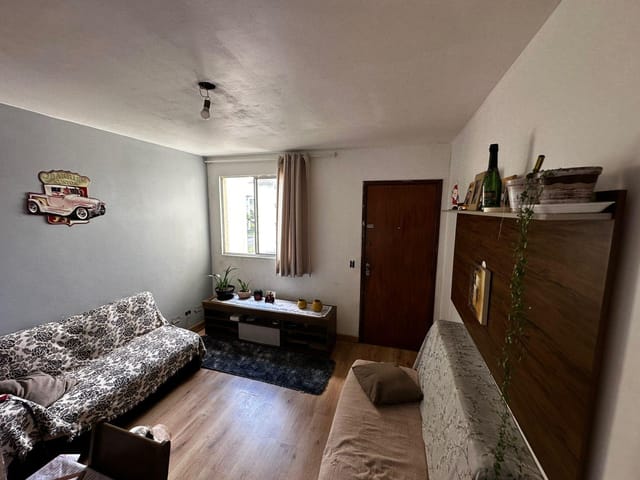 Apartamento 2 quartos e 1 banheiro, à venda, no bairro Sítio Cercado em Curitiba