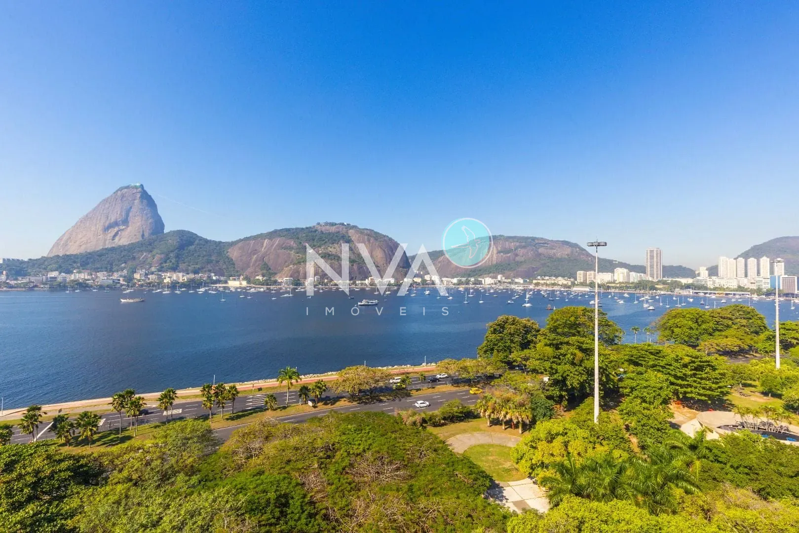 Apartamento, 3 quartos, 240 m² - Foto 1