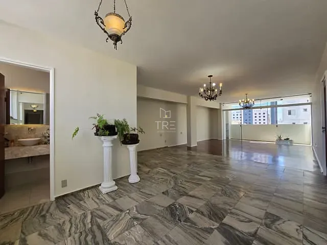 Apartamento com 212m² 3 quartos e 2 banheiros, à venda ou para alugar, no bairro Centro em Campinas
