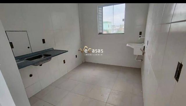 Apartamento 2 quartos e 1 banheiro, para alugar, no bairro Enseada das Gaivotas em Rio das Ostras