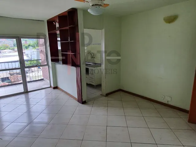 Apartamento 1 quarto e 1 banheiro, à venda, no bairro Tanque em Rio de Janeiro