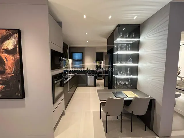 Apartamento 3 quartos e 5 banheiros, à venda, no bairro Jardim São Jorge em Londrina