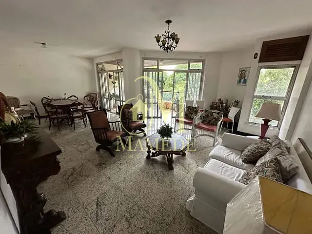Apartamento 4 quartos e 5 banheiros, à venda, no bairro Nazaré em Belém