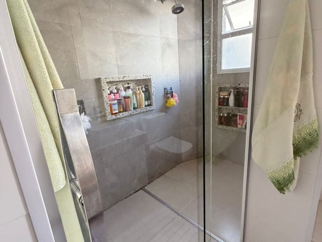 Apartamento 3 quartos e 4 banheiros, para alugar, no bairro Setor Bueno em Goiânia