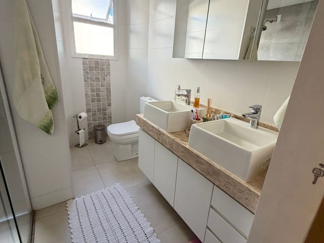 Apartamento 3 quartos e 4 banheiros, para alugar, no bairro Setor Bueno em Goiânia