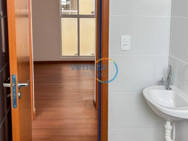 Apartamento com 60m² 2 quartos e 1 banheiro, à venda, no bairro Cidade Industrial 2 em Londrina