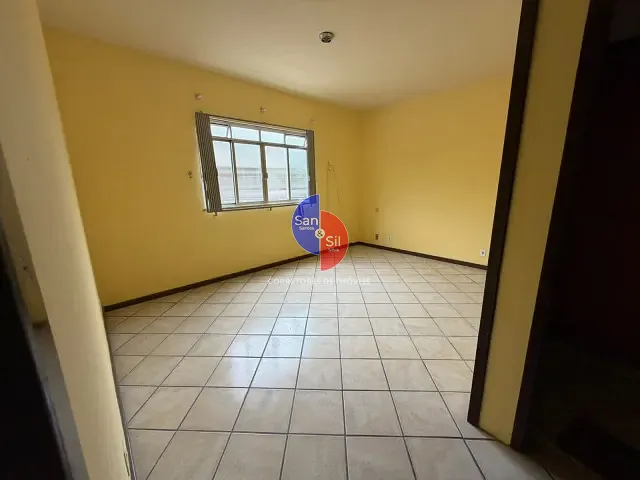 Apartamento 2 quartos e 1 banheiro, para alugar, no bairro Centro em Guapimirim