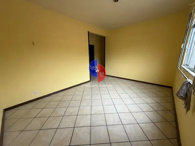 Apartamento 2 quartos e 1 banheiro, para alugar, no bairro Centro em Guapimirim