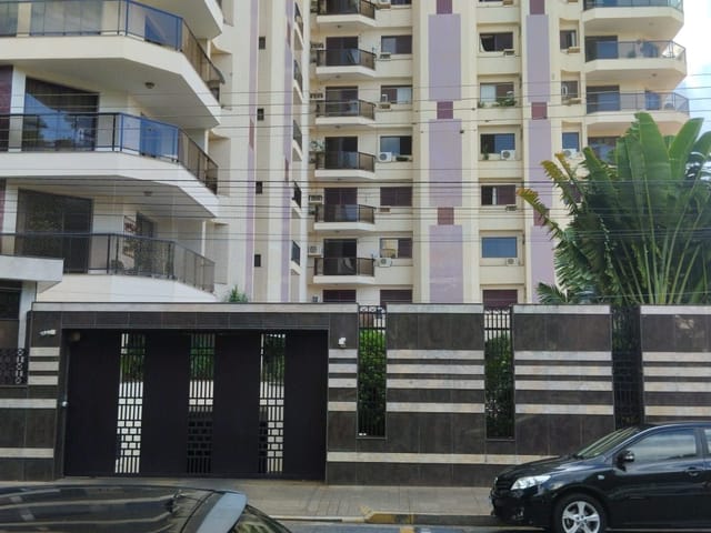 Apartamento com 428m² 4 quartos e 6 banheiros, à venda ou para alugar, no bairro Centro em São João da Boa Vista