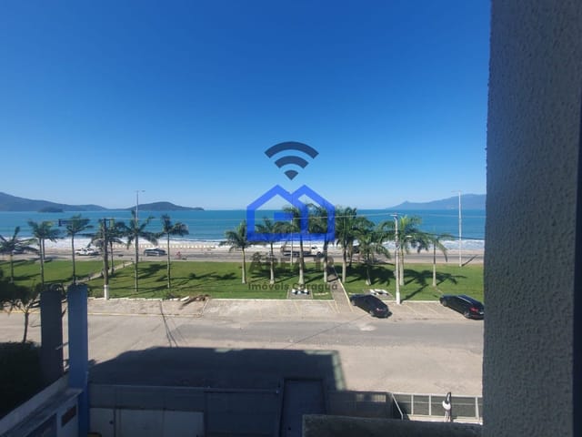 Foto do Apartamento - Apartamento à Venda no bairro do Massaguaçu, com 2 dormitórios e sacada com vista pro mar, banheiro, vaga para 1 carro na garagem em Caraguatatuba SP | Área 12 imóveis