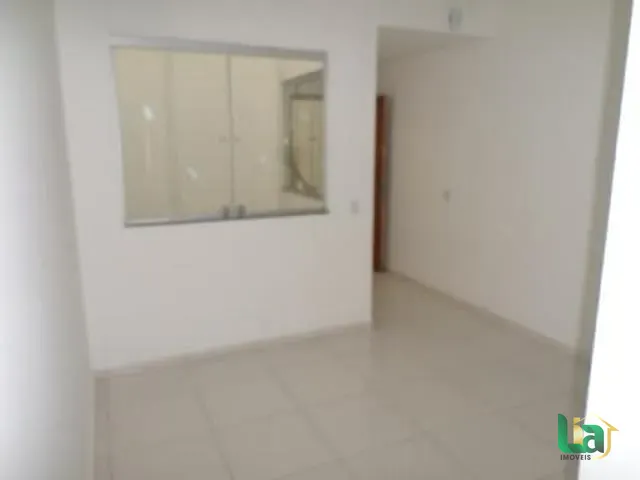 Apartamento 2 quartos e 1 banheiro, para alugar, no bairro Dornelas em Muriaé