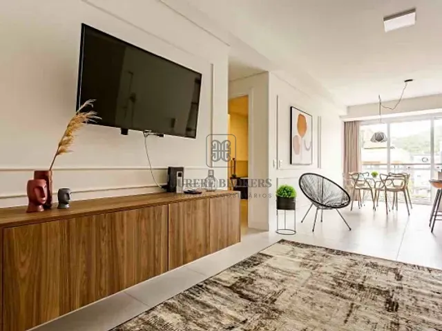 Apartamento 2 quartos e 2 banheiros, à venda, no bairro Jurerê em Florianópolis