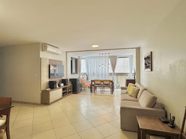 Apartamento com 185m² 4 quartos e 4 banheiros, à venda, no bairro Praia de Itaparica em Vila Velha