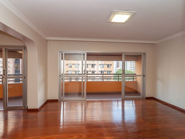 Apartamento 3 quartos e 4 banheiros, à venda, no bairro Centro em Londrina