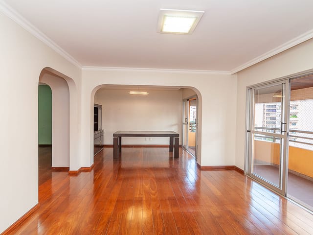 Apartamento 3 quartos e 4 banheiros, à venda, no bairro Centro em Londrina