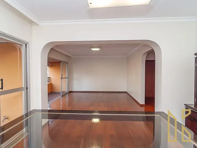 Apartamento 3 quartos e 4 banheiros, à venda, no bairro Centro em Londrina
