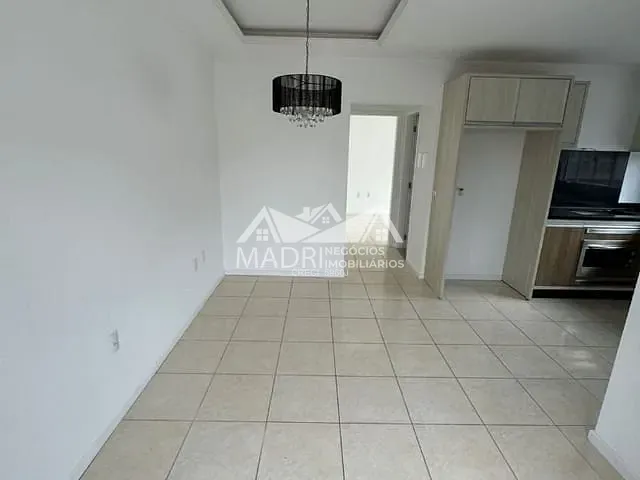 Apartamento 2 quartos e 1 banheiro, à venda, no bairro São Sebastião em Palhoça