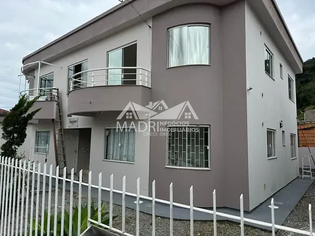 Apartamento 2 quartos e 1 banheiro, à venda, no bairro São Sebastião em Palhoça