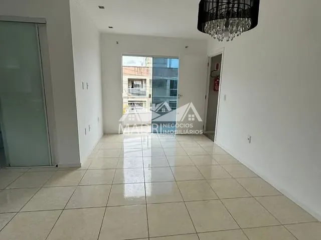 Apartamento 2 quartos e 1 banheiro, à venda, no bairro São Sebastião em Palhoça