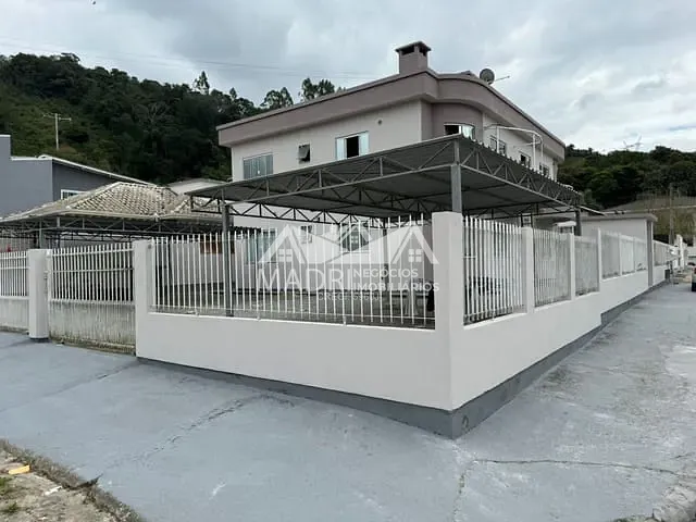 Apartamento 2 quartos e 1 banheiro, à venda, no bairro São Sebastião em Palhoça