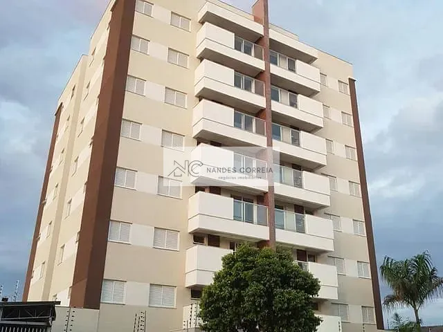 Apartamento 3 quartos e 2 banheiros, à venda, no bairro Antares em Londrina