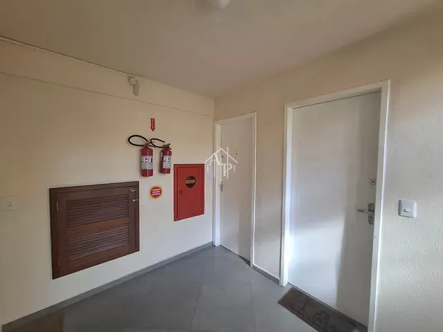 Apartamento 2 quartos e 1 banheiro, para alugar, no bairro Centro em Itajaí